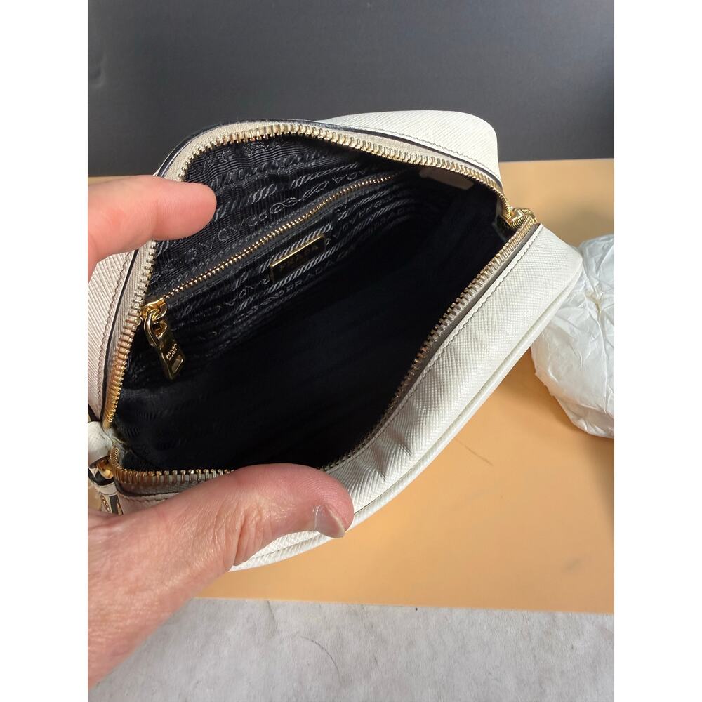 Prada White Vitello Crossbody Camera Bag IBH149 w/ Dust Bag MSRP $1500 - Picture 8 of 11